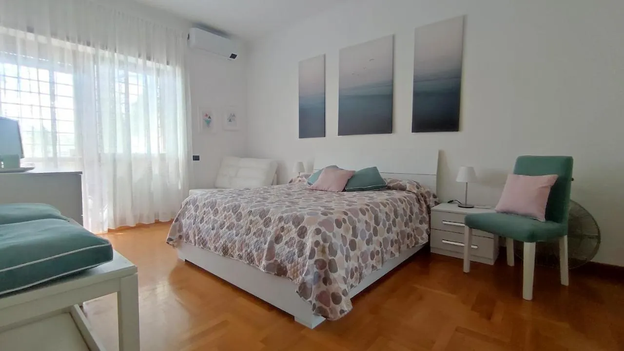 Apartment Eur Mostacciano Bilocale Nel Verde Fino A 5 Ospiti Rome Italy